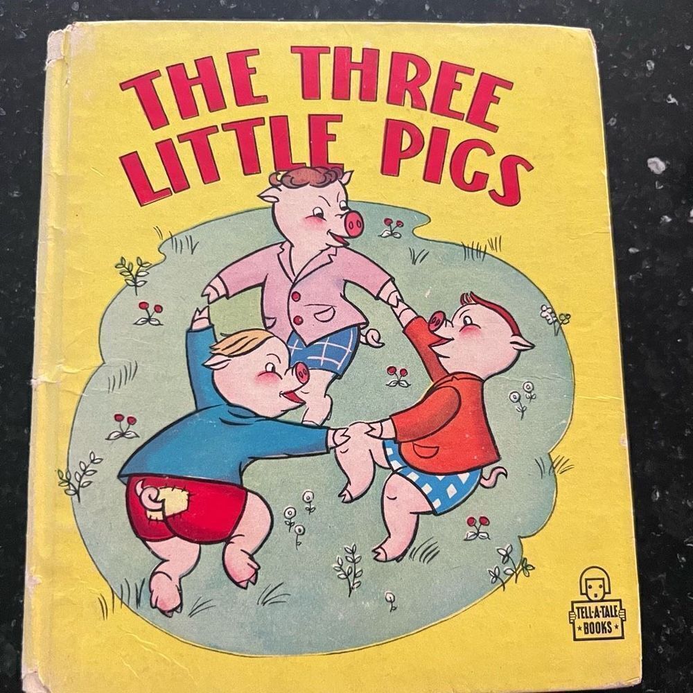 Vintage The Three Little Pigs 1940s children’s collectible mini book Whitman